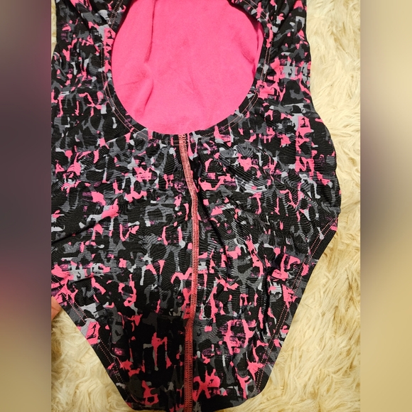 Speedo Swimsuit - Picture 8 of 10